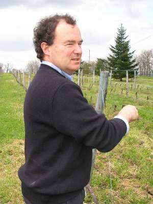 Pierre Carle, passionate advocate of organic wines, in his vineyard